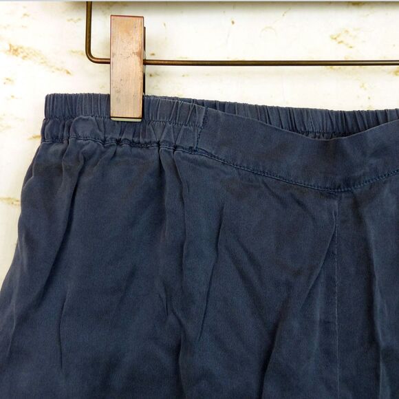 Quince Pajama Shorts Women M Navy Blue 100% Washable Mulberry Silk Pull On $125 - Picture 3 of 11